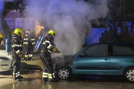 Auto zwaar beschadigd na brand aan de Cearalaan in Overveen