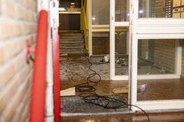 Afvalzak in brand in hal van appartementencomplex in Zandvoort