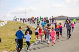 Rennen over CM.com Circuit Zandvoort tijdens Kids Circuit Run