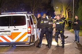 Politie schiet na achtervolging waarbij op politiewagen is ingereden