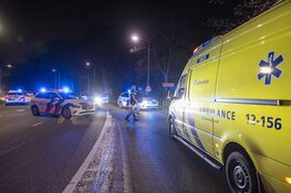 Politie schiet na achtervolging waarbij op politiewagen is ingereden