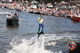 Canal Parade Pride Amsterdam in volle gang (fotoalbum)