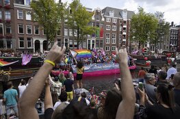 Canal Parade Pride Amsterdam in volle gang (fotoalbum)