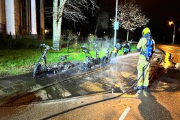 Drie deelscooters in brand in Bloemendaal