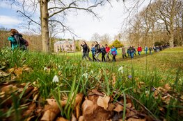 Wandelaars genieten optimaal van de 30 van Zandvoort