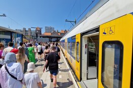 Zomerse warmte zorgt voor drukte in Zandvoort