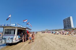 Zomerse warmte zorgt voor drukte in Zandvoort