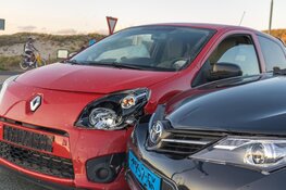 Aanrijding met schade op Zeeweg