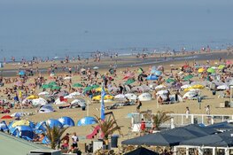 Warmte zorgt voor drukte op strand Zandvoort