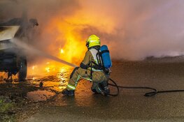 Bestelwagen door brand verwoest in Bennebroek