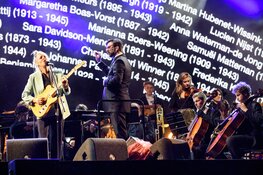 Regenachtig Bevrijdingspop Herdenkingsconcert 2024, maar bijna niemand denkt aan opstappen