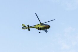 Auto crasht op Zeeweg in Overveen