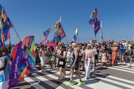 Pride at the Beach tocht 2024 door Zandvoort