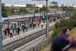 Drukte op station Zandvoort voor Formule 1 weekend