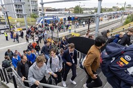 Drukte op station Zandvoort voor Formule 1 weekend