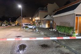 Automobilist rijdt woning in Haarlem binnen en slaat op de vlucht, auto terug gevonden in Bloemendaal