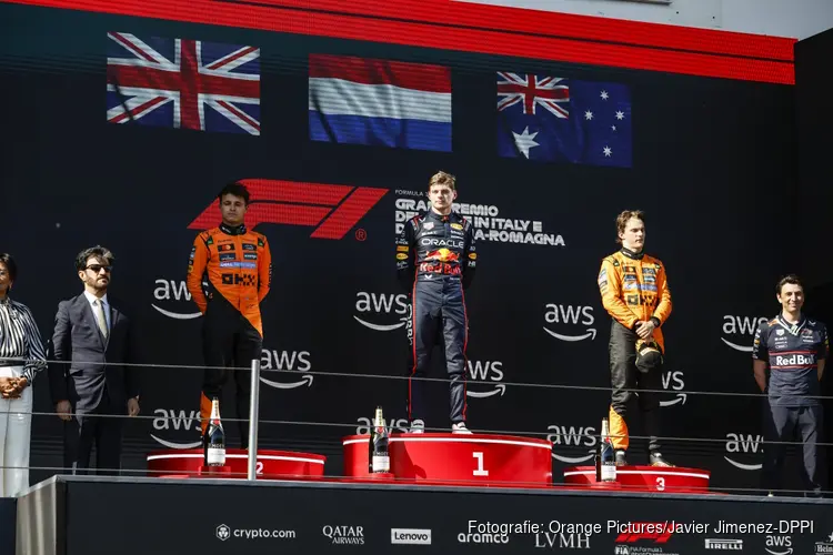 Verstappen blijft McLarens voor in Imola
