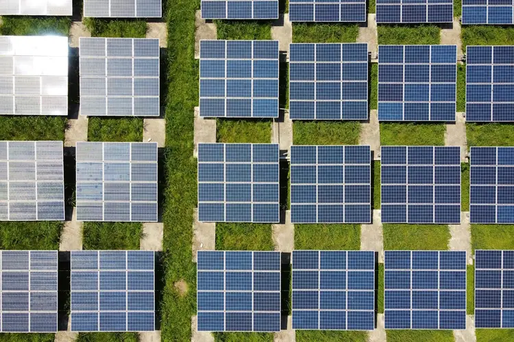 Gebruik jij al zonne-energie voor het opladen van je elektrisch wagenpark?