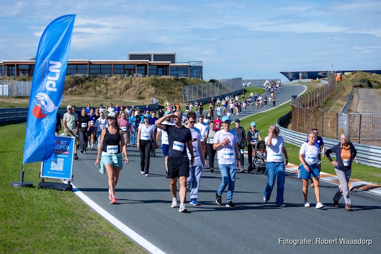 Meer dan duizend deelnemers lopen op Circuit Zandvoort ruim een half miljoen bij elkaar voor onderzoek naar erfelijke hartspierziekte PLN