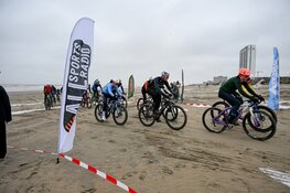 Zondag 8 november, fiets of ren op het strand van Zandvoort!