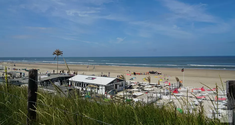 Fotomodellen in Zandvoort tegen oceaanvervuiling