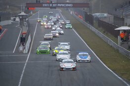Uitdagende nieuwjaarsrace op circuit Zandvoort met finish in het donker
