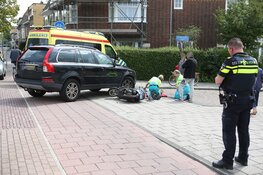 Afslaande automobilist ziet scooterrijder over het hoofd in Heemstede