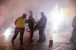 Politiehonden oefenen met vuurwerk