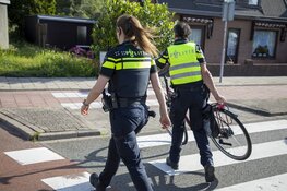 Fietsster gewond na aanrijding op rotonde in Zandvoort