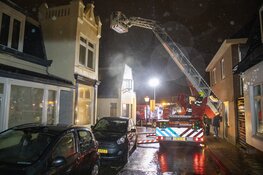 Veel rookontwikkeling bij brand aan de Stationsstraat in Zandvoort