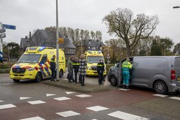 Fietser gewond na botsing met busje in Overveen