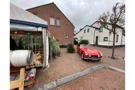 Kerstbomenverkoop bij IJzerhandel Zandvoort