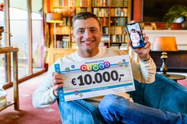 Ietje uit Zandvoort verrast met 10.000 euro van VriendenLoterij Bingo