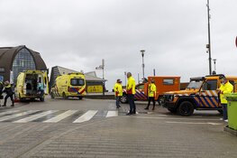 Hulpdiensten groots uitgerukt voor onwelwording op strand Bloemendaal