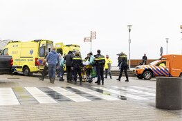 Hulpdiensten groots uitgerukt voor onwelwording op strand Bloemendaal