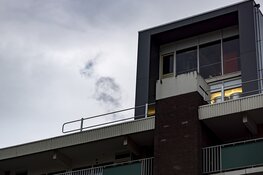 Witte rook zorgt voor brandmelding flat Lorentzstraat Zandvoort